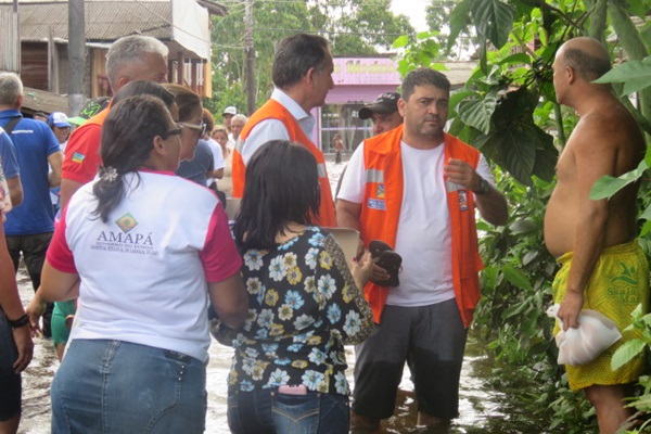 Prefeito e Governador visitam áreas alagadas em Laranjal do Jari